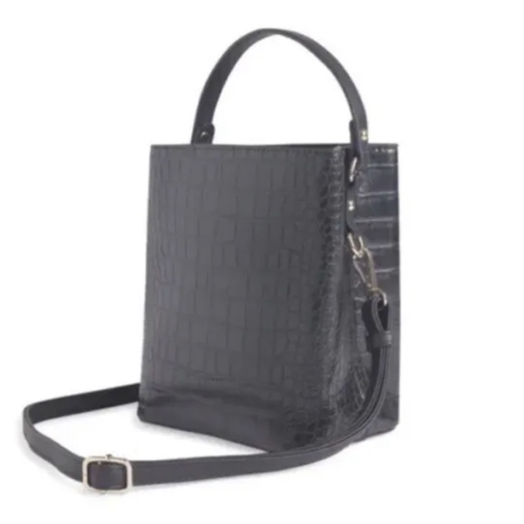 AOTA Elena Vegan Black Mock Croc Embossed Bucket Crossbody Bag Black NWT - Picture 7 of 8